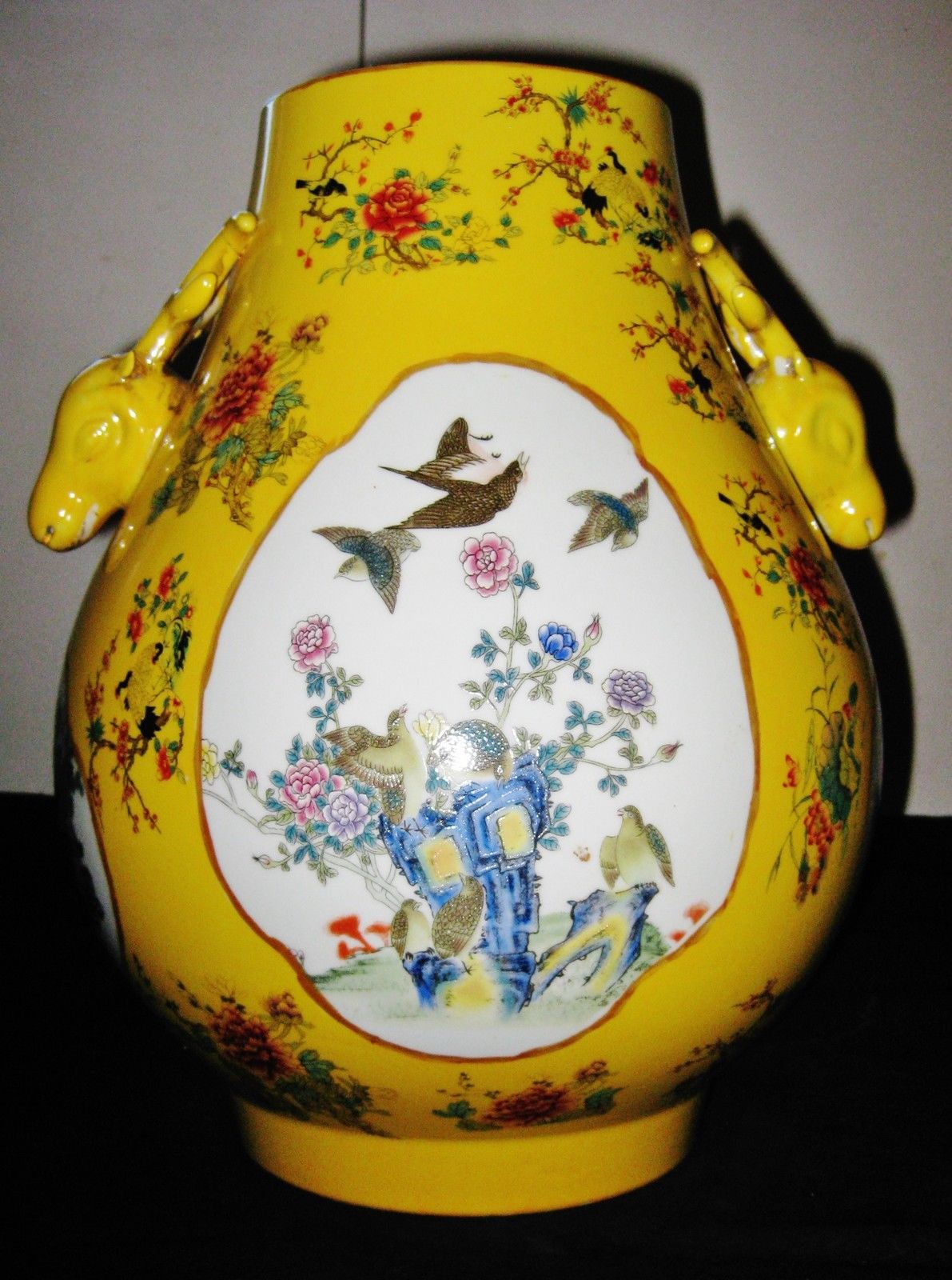 ANTIQUE CHINESE PORCELAIN FLOWER BIRD VASE WITH TWO DEAR HEADS,19TH CENTURY.