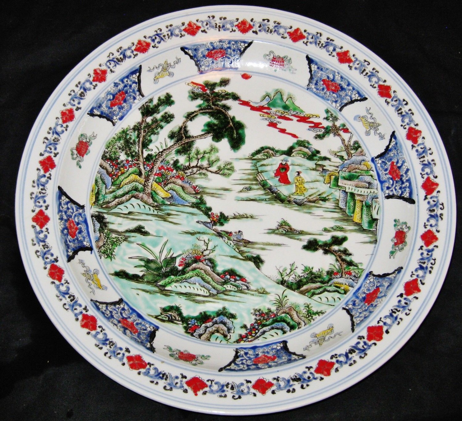 ANTIQUE BIG CHINESE PORCELAIN CHARGER 45 cm, HAND PAINTED KANG -XI MARK, NR