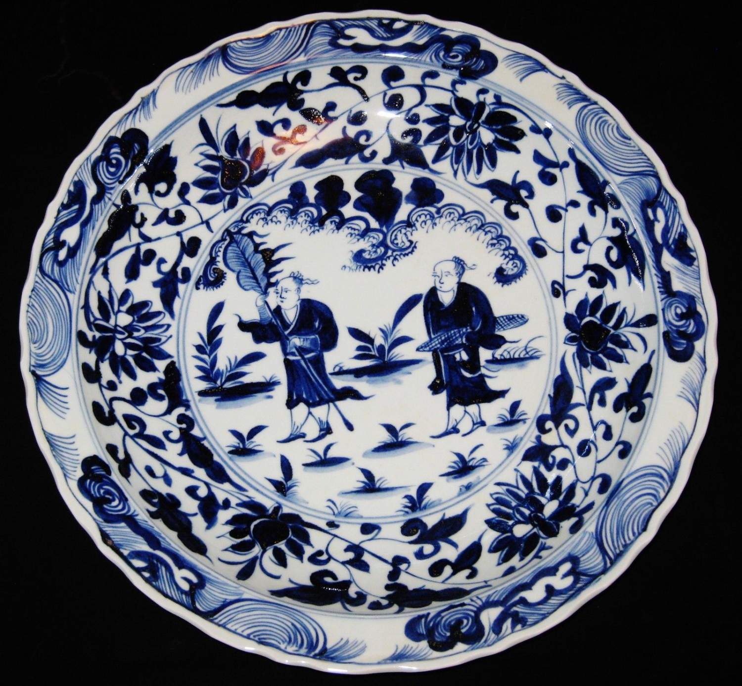 ANTIQUE CHINESE PORCELAIN, 44.5 CM B&W CHARGER, 19TH C, XUANDE MARK.
